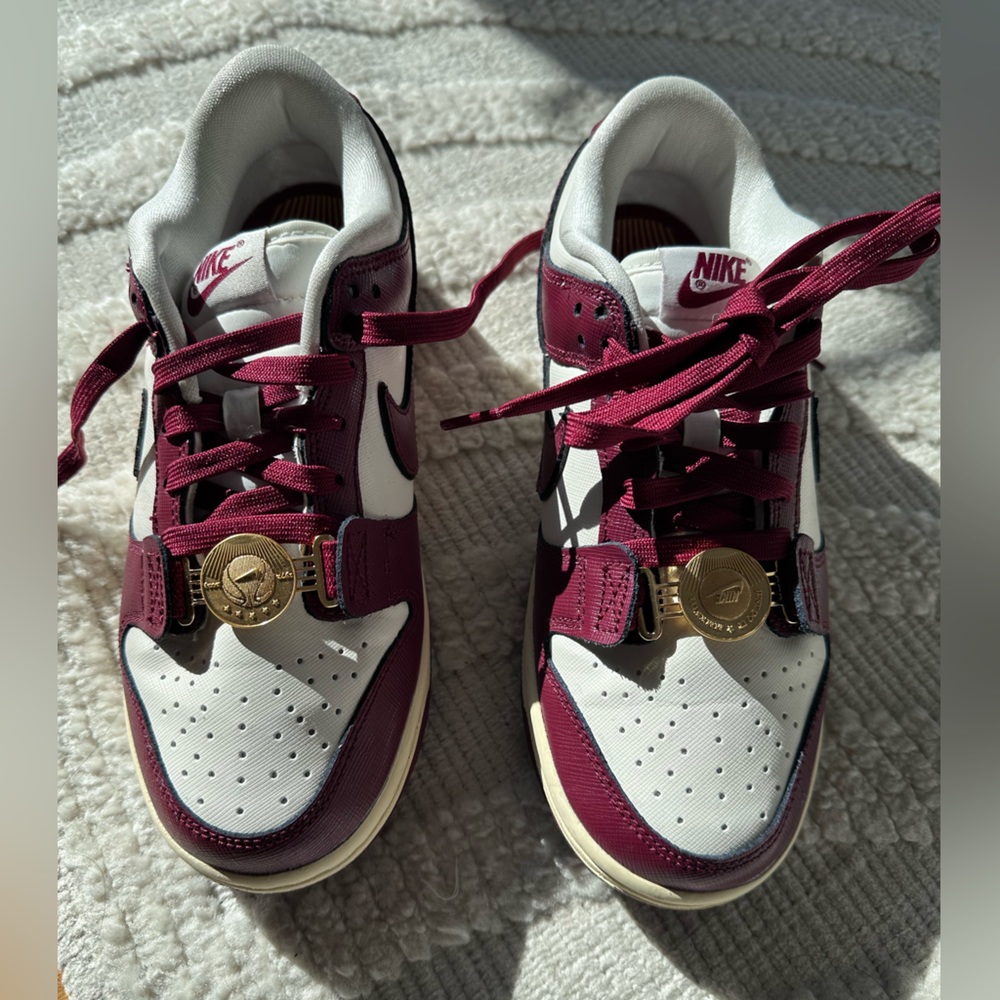 Air Jordan’s. Red size 6 sneaker Nike!